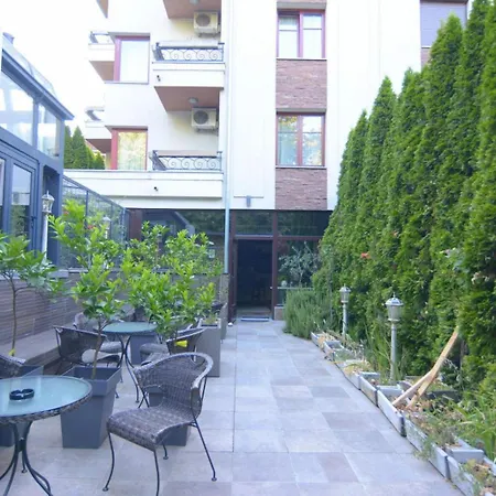 Cvetni Konaci-lenka Apartmanhotel *