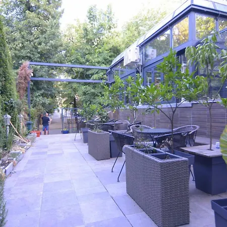 Apartmanhotel Cvetni Konaci-lenka